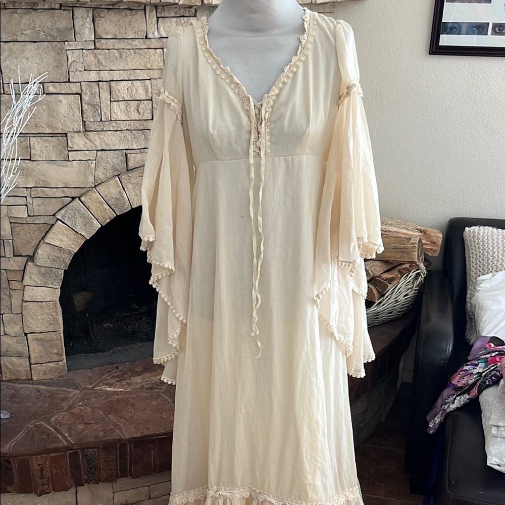 Vintage Lace Eyelet Ivory Wedding Dress The Gibson Girl Tazana California